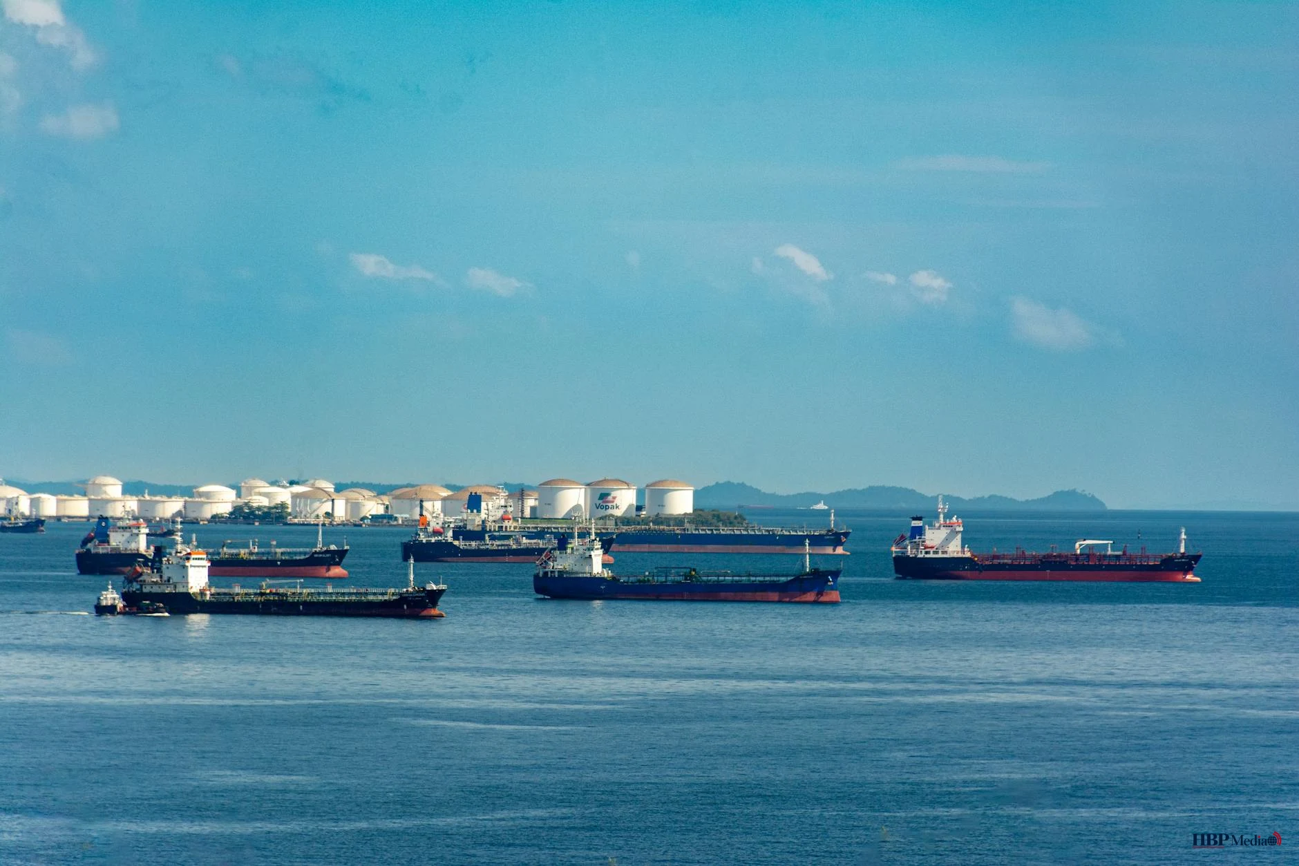 Scheepvaart in de Straat van Hormuz terwijl Iran zegt de doorgang te blijven coördineren.