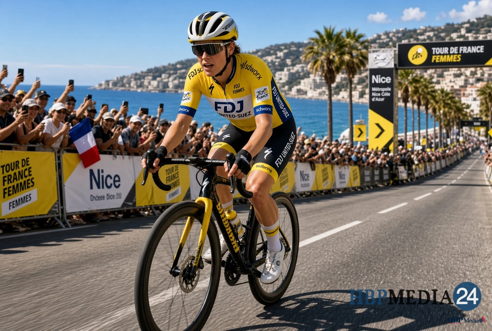 Demi Vollering rijdt solo naar de zege in de slotrit van de Tour de France Femmes rond Nice