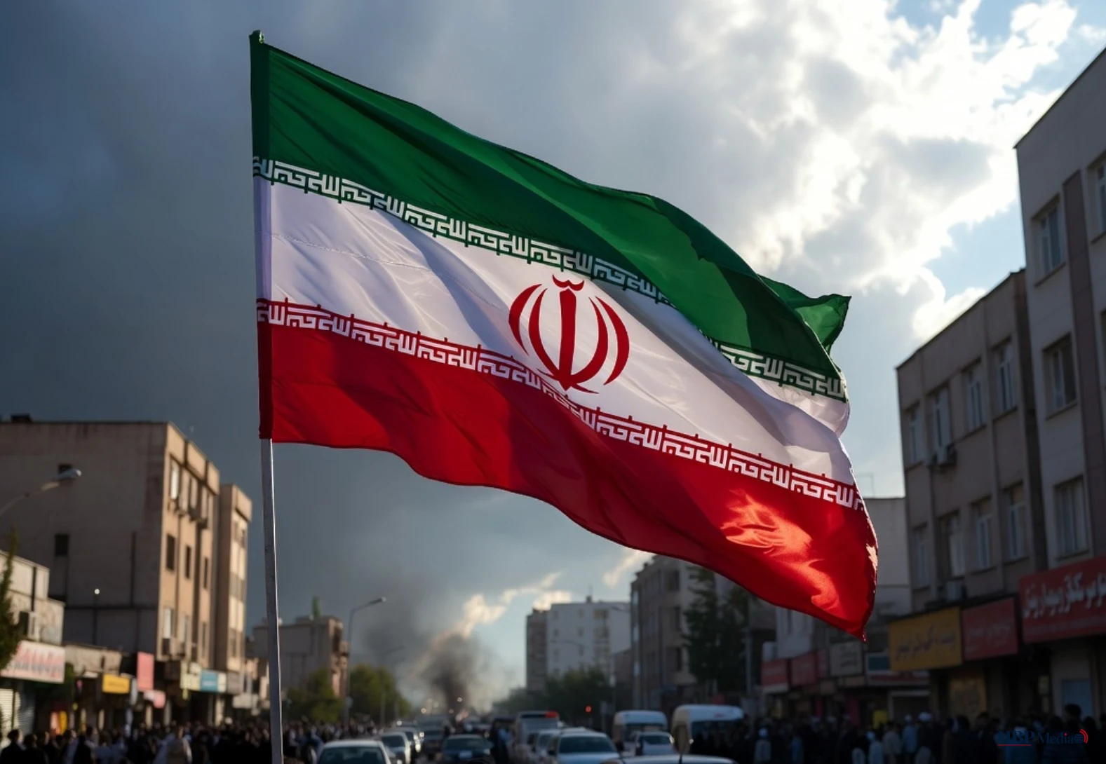 Iraanse vlag op straat in Teheran tijdens spanningen in de Golfregio