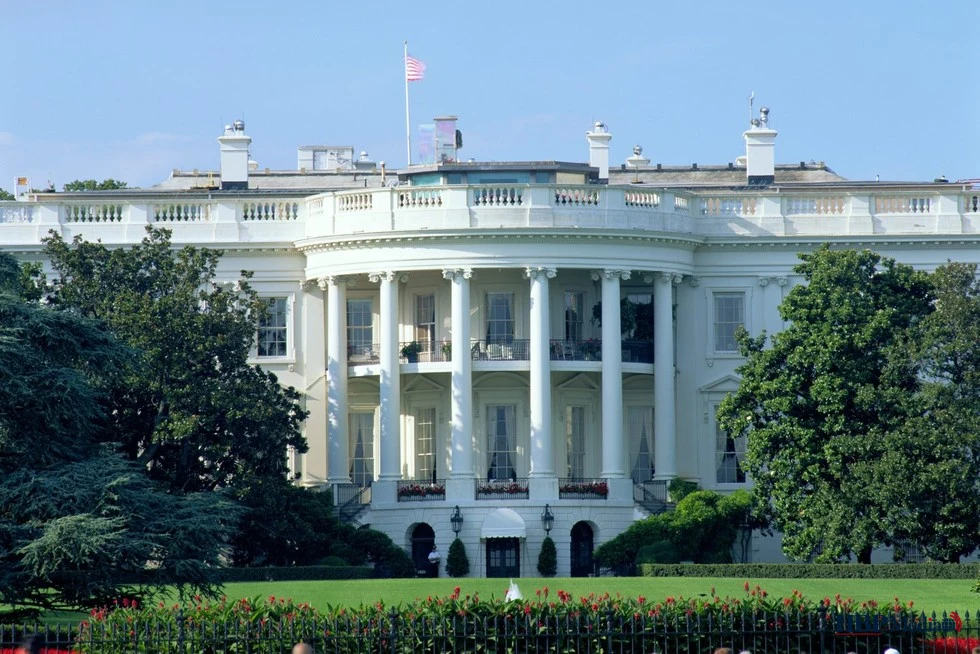 Het Witte Huis in Washington als symbool voor de Amerikaanse begrotingsplannen voor 2027