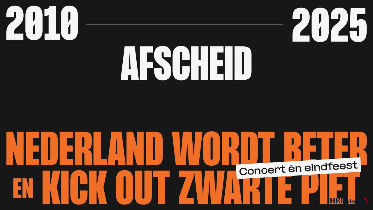 Jerry Afriyie spreekt op podium tijdens protest tegen Zwarte Piet.
