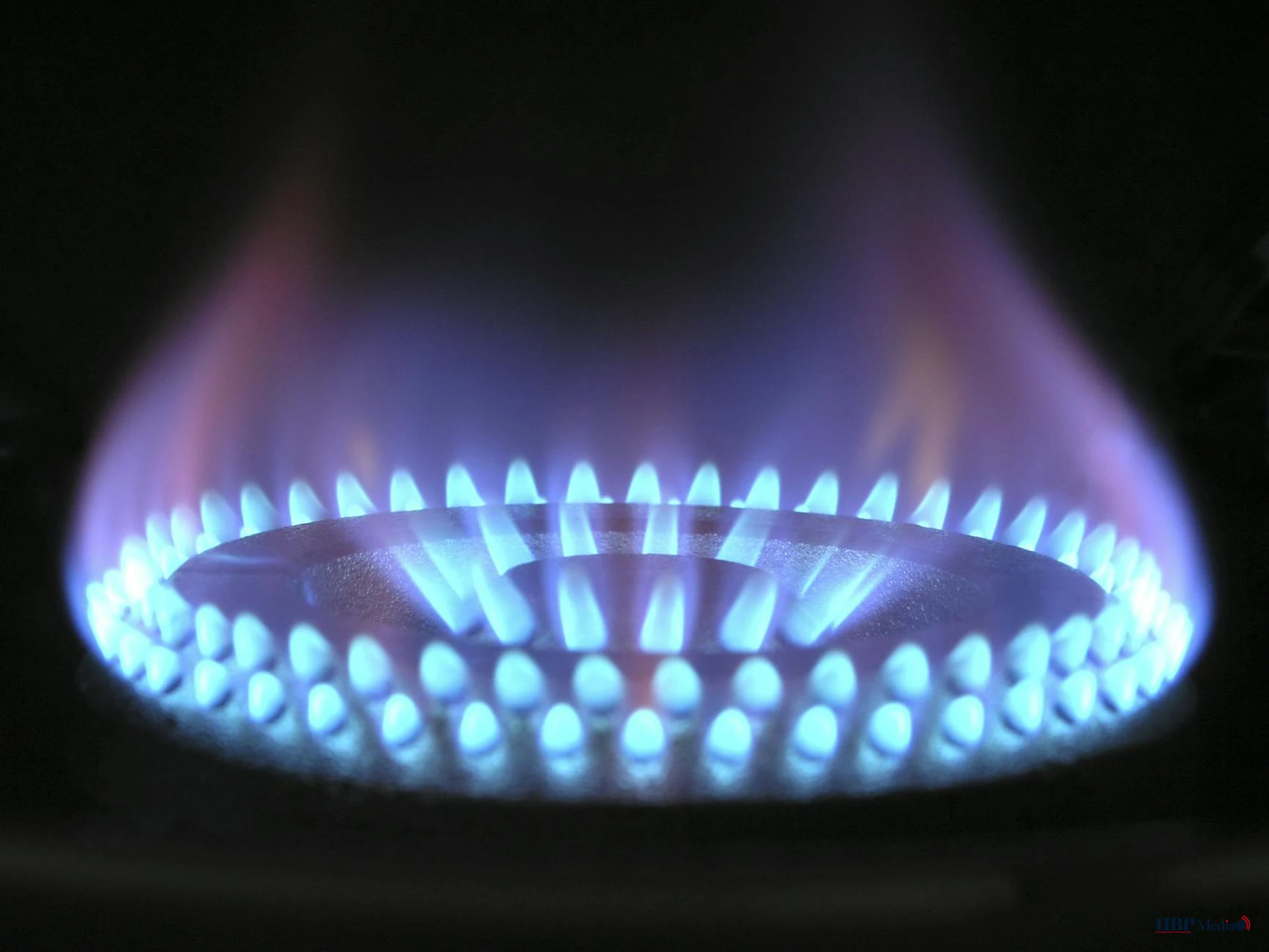 Grafiek met sterke stijging vaste energiecontracten na hogere Europese gasprijs.