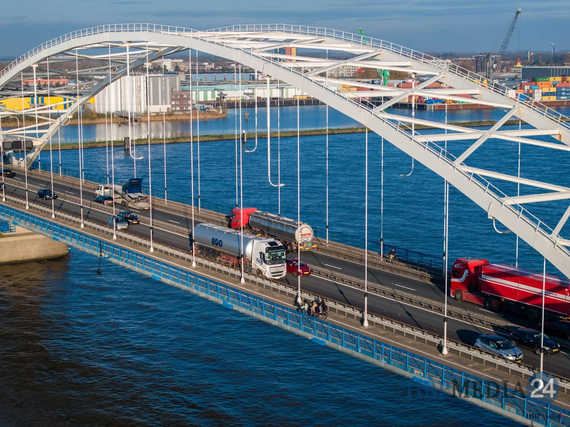 TLN onderzoekt juridische stappen na sluiting Merwedebrug