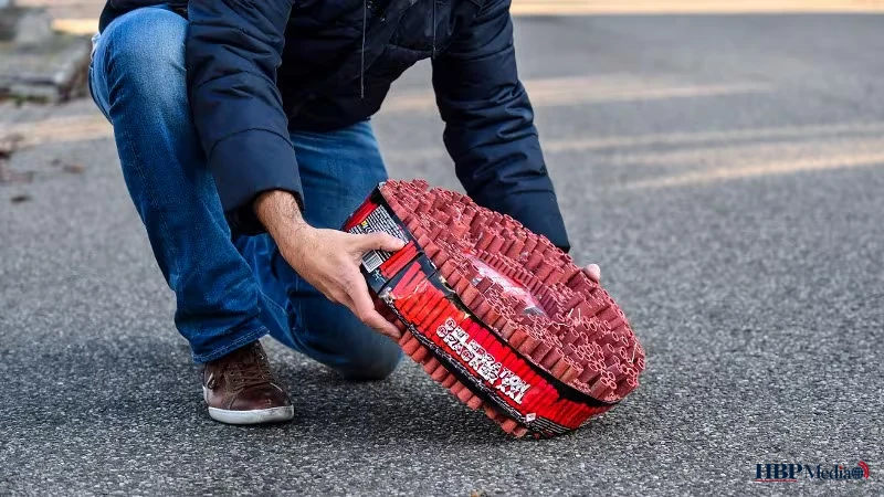 Bus met 1700 kilo illegaal vuurwerk in beslag genomen bij Babberich