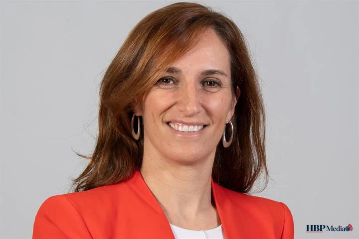 Minister Monica Garcia tijdens een persconferentie over de Spaanse euthanasiewetgeving.