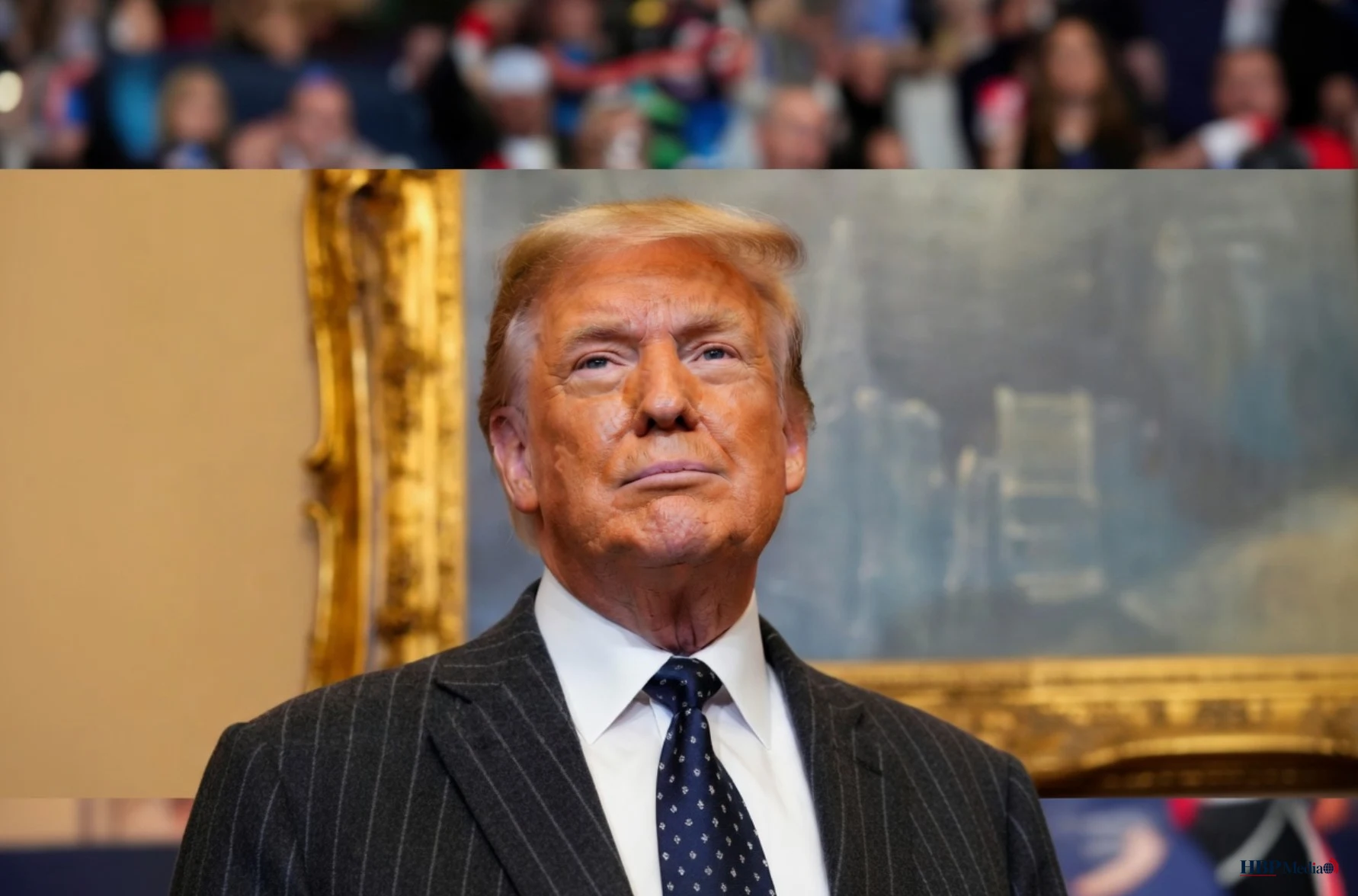 Donald Trump tijdens een publieke bijeenkomst, terwijl nieuwe peilingen wijzen op afnemende steun onder eigen kiezers.