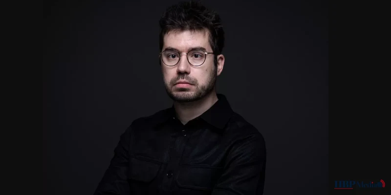Onderzoeksjournalist Szabolcs Panyi die door de Hongaarse regering van spionage wordt beschuldigd