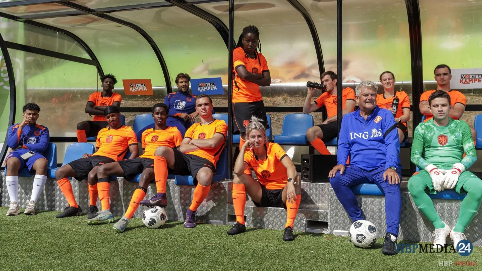De selectie van bondscoach Roger Schouwenaar telt elf spelers met roots in Oekraïne, Congo, Soedan, Sierra Leone, Eritrea, Ethiopië, Azerbeidzjan en Nederland. - Foto: KNVB Media