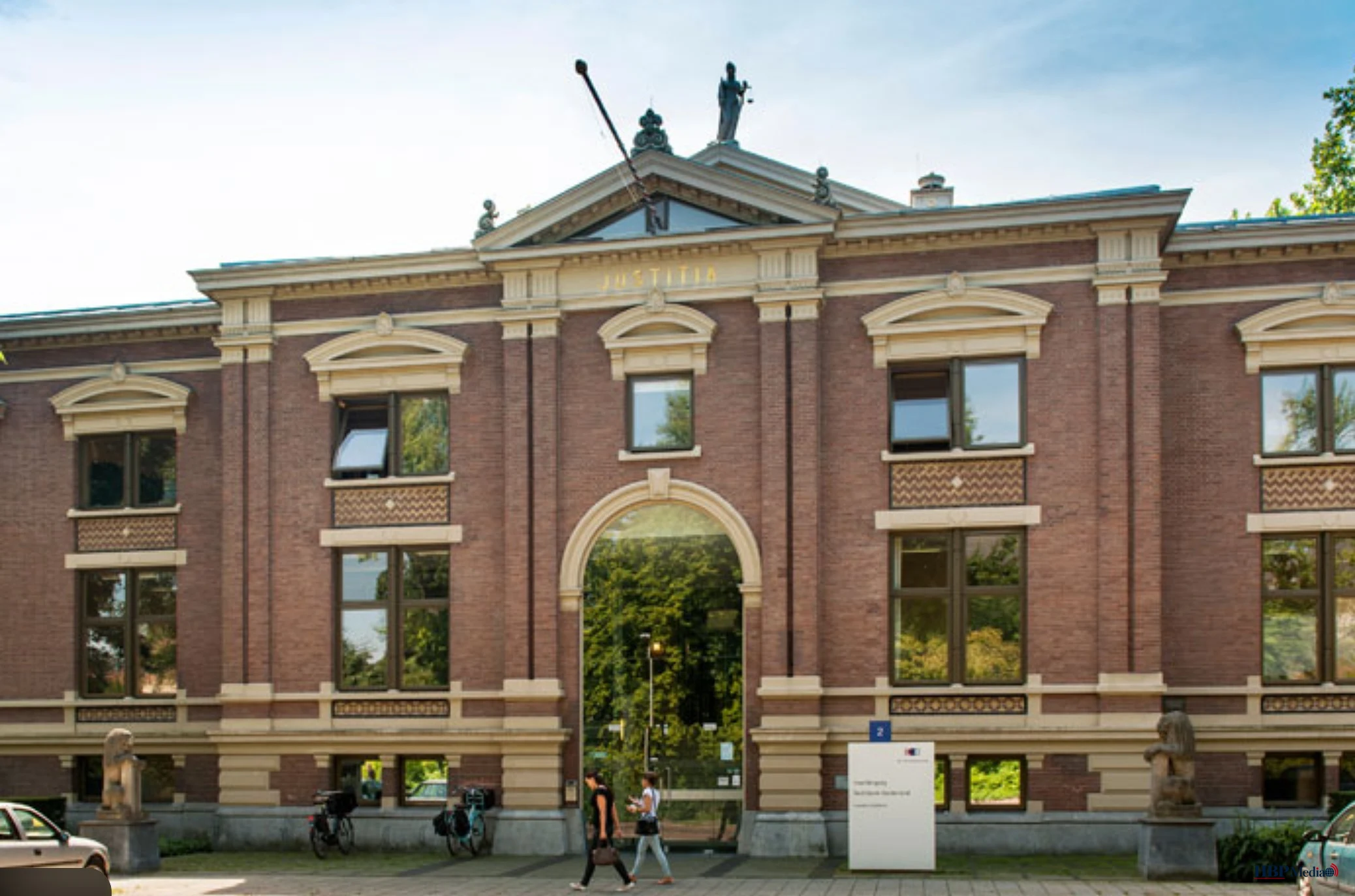 Rechtbankgebouw in Zutphen waar de strafzaak over online oplichting diende.