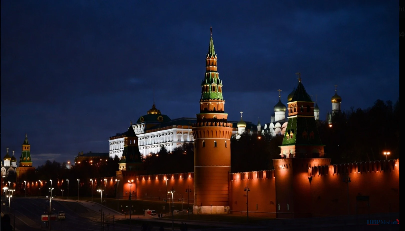 Het Kremlin in Moskou, waar gereserveerd werd gereageerd op de Hongaarse verkiezingsuitslag