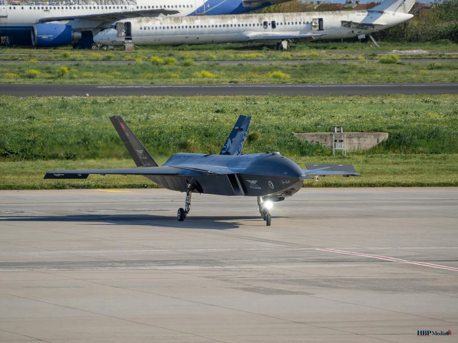 turkish fighter on tarmac