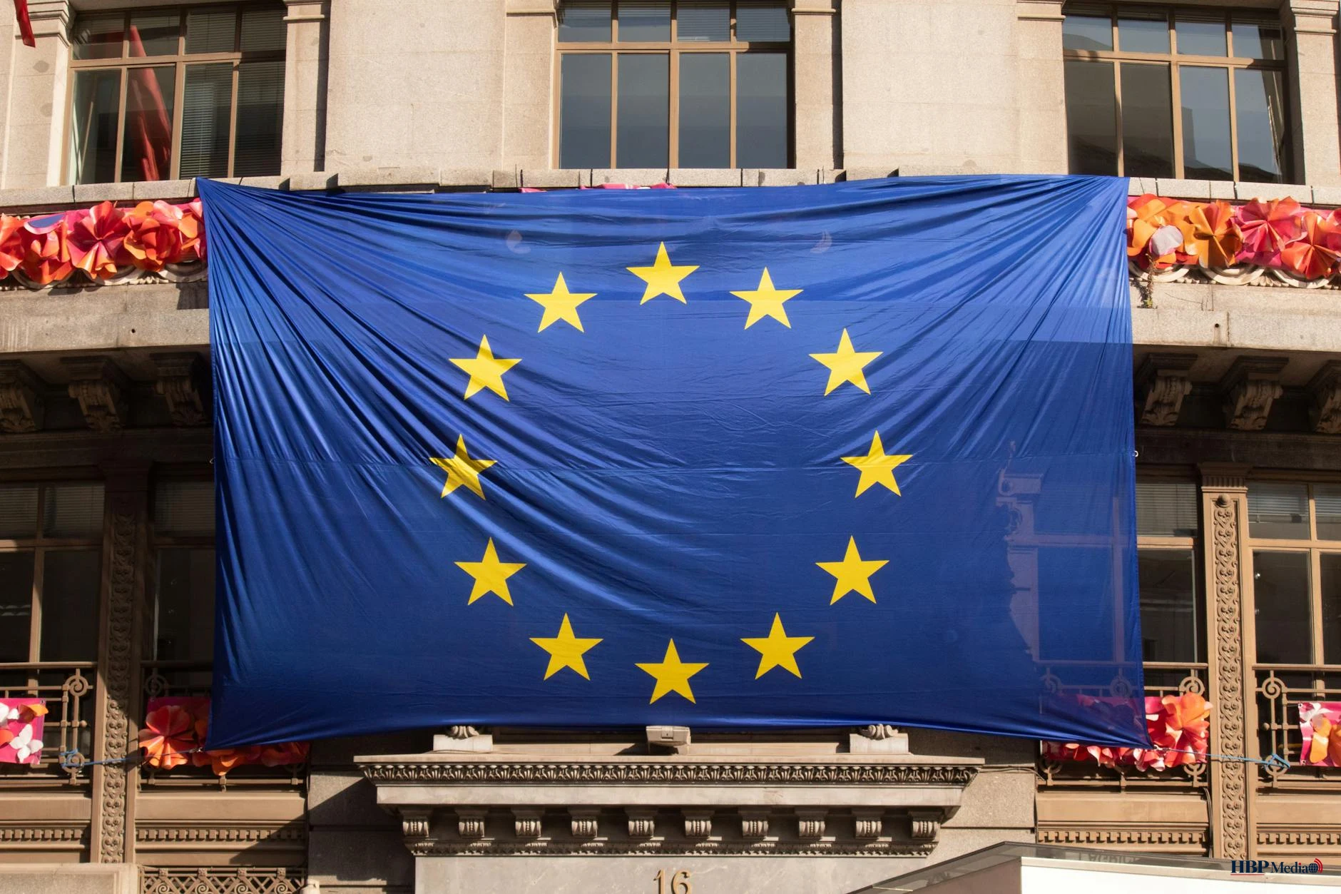 Europees Handvest met verwijzing naar bescherming bij verwijdering, uitzetting en uitlevering