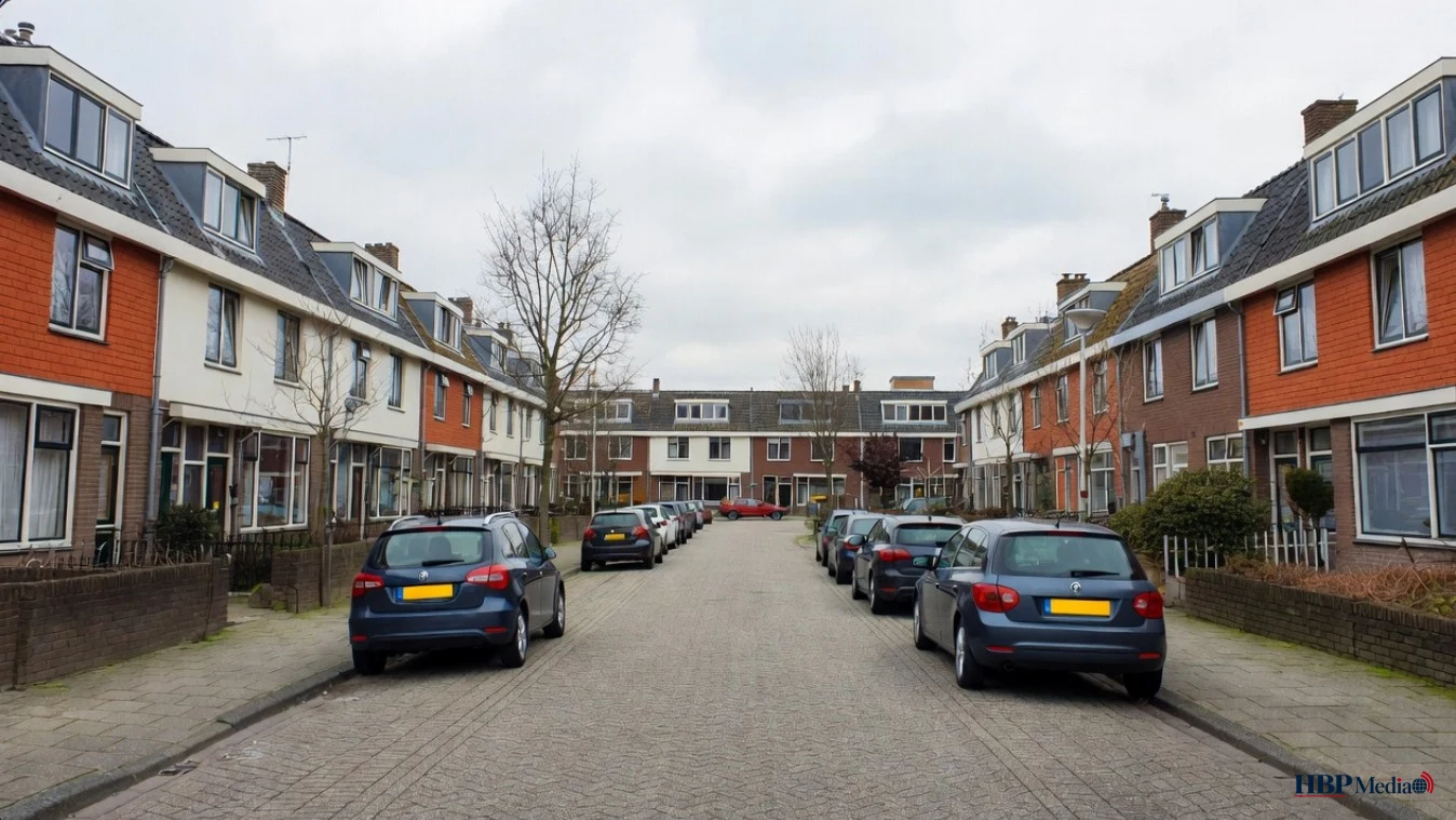 Kabinet schaft voorrang voor statushouders af en zet in op flexwoningen om druk op de woningmarkt te verlagen.