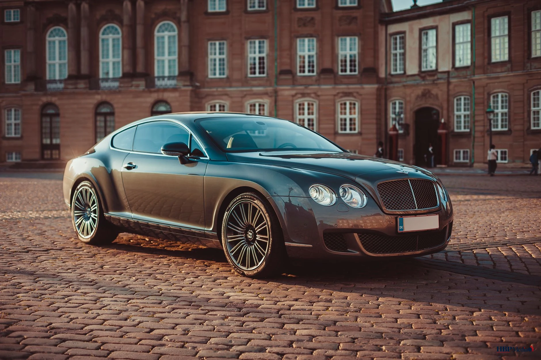 Bentley Continental GTC Speed bij juridische zaak over mislukte aankoop