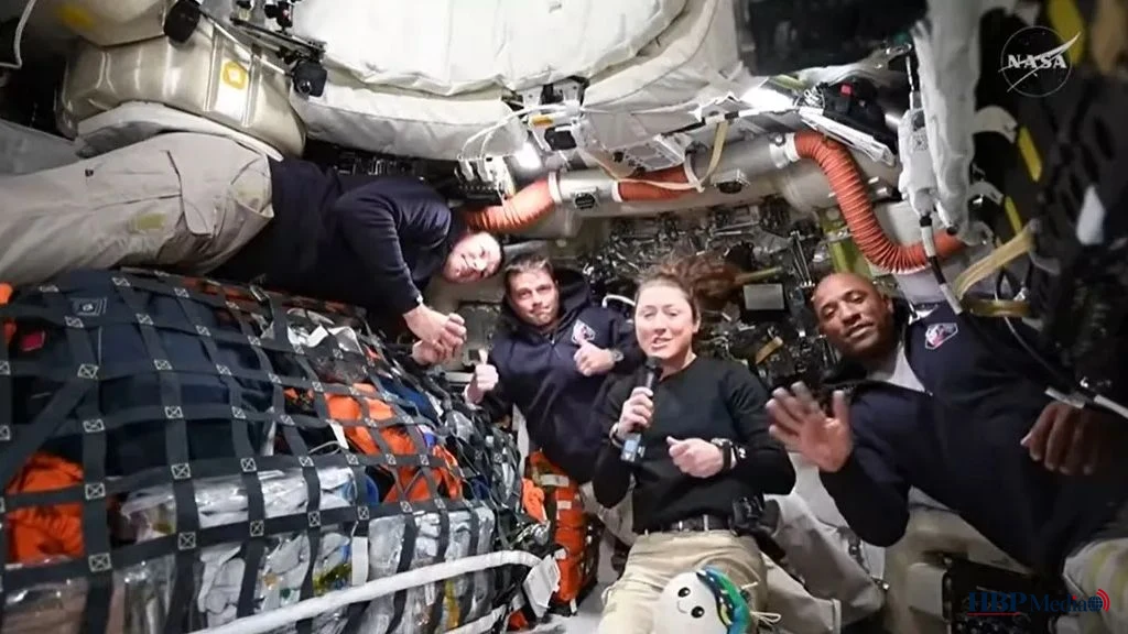De vier astronauten van Artemis II tijdens hun reis richting de maan