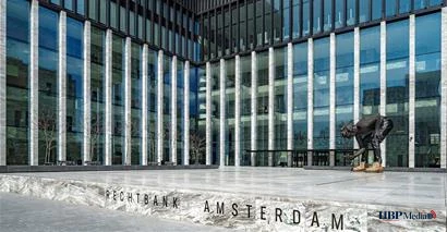 Woonwagens op een standplaats in Amsterdam na een juridisch conflict over toewijzing en huisvesting.