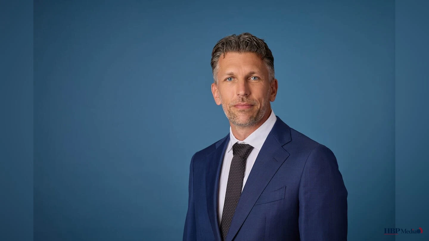 Minister Foort van Oosten tijdens overleg over justitiesamenwerking binnen het Koninkrijk