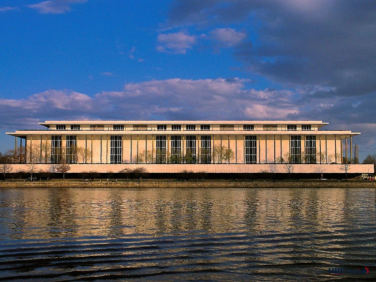 Het Kennedy Center in Washington, waar Trumps renovatieplan door een rechter is geblokkeerd.