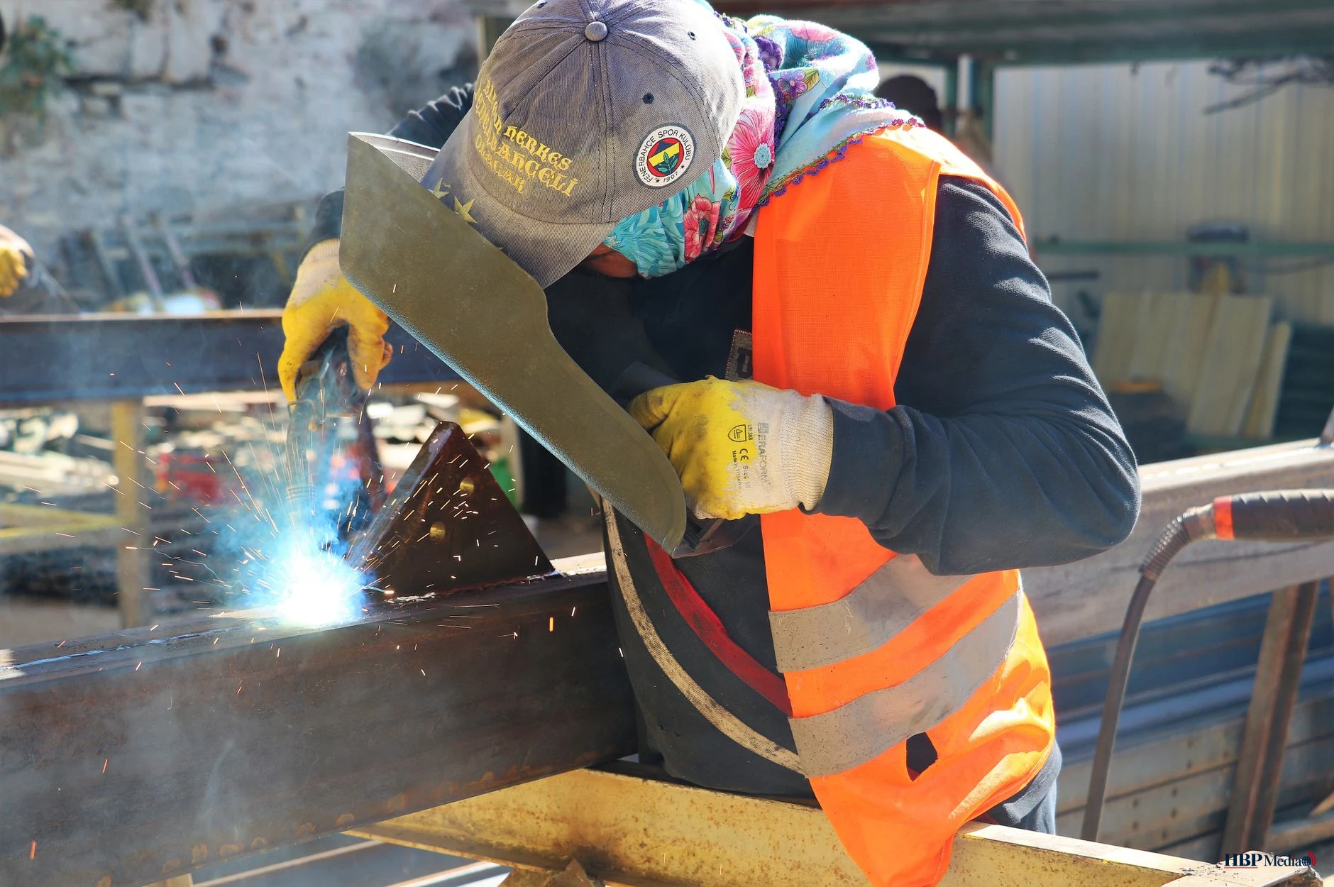 men while welding