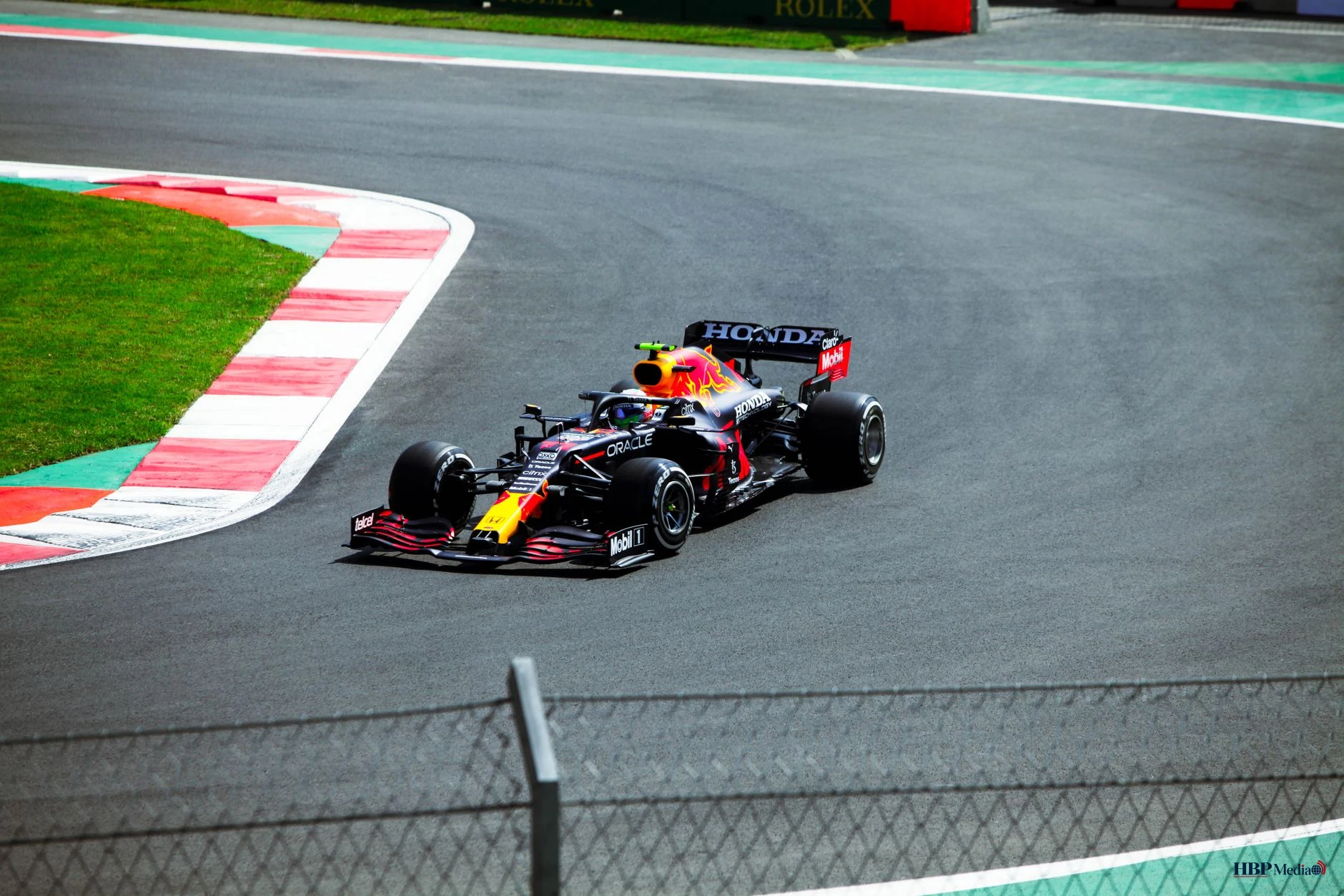 formula one car on a race track
