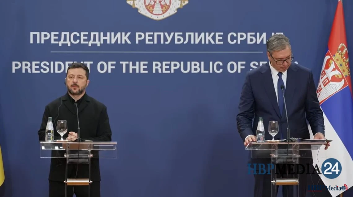 Servische president Aleksandar Vučić en Oekraïense president Volodymyr Zelensky tijdens een gezamenlijke persconferentie in Belgrado.