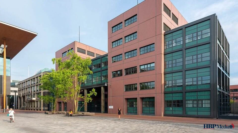 Gerechtsgebouw in Leeuwarden waar de uitspraak over de mensensmokkelzaak plaatsvond.