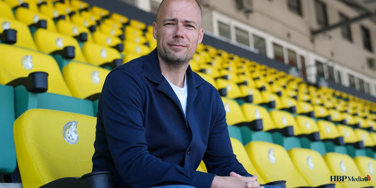 Danny Buijs langs de lijn als trainer van Fortuna Sittard