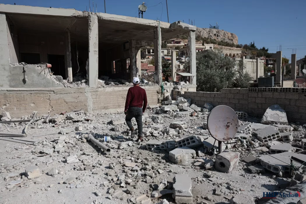 Israëlische militairen patrouilleren langs de grens met Zuid-Syrië