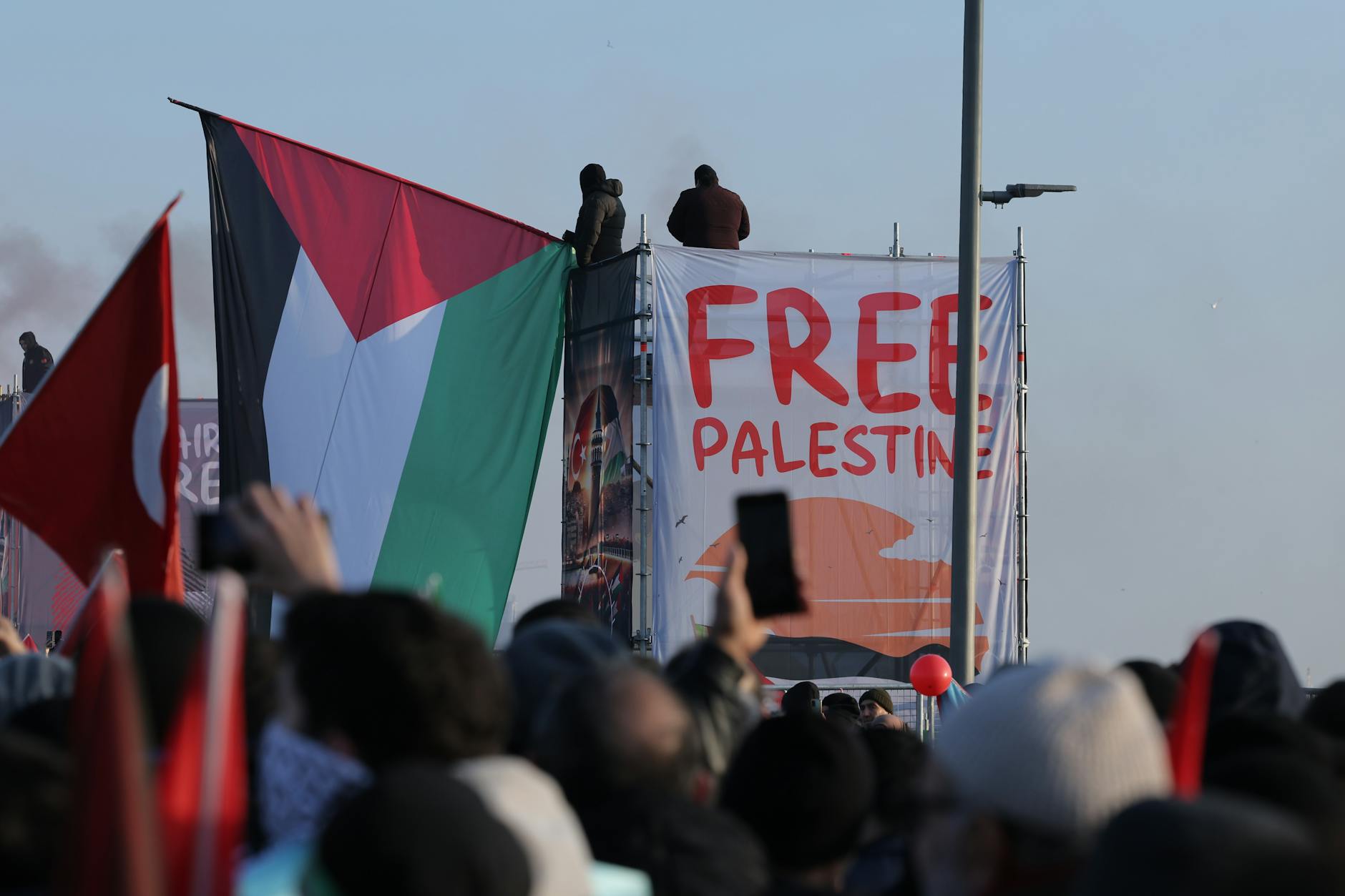 Antisemitisme en extremisme bij de radicaal-linkse beweging in Nederland