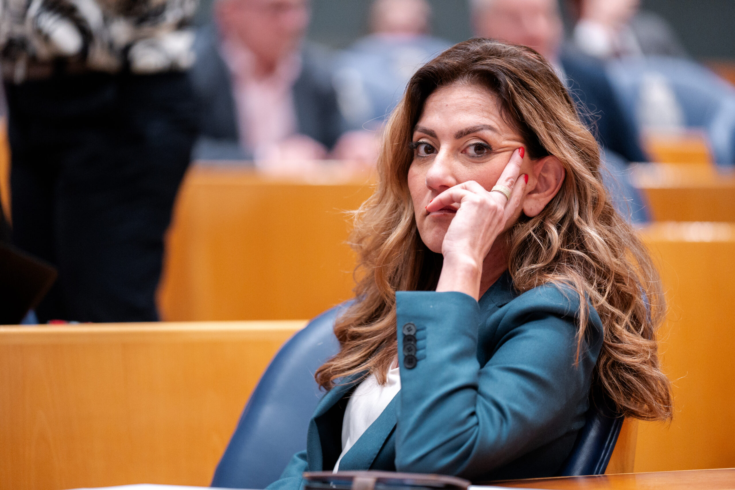 Douwe Bob op de vlucht: hoe Dilan Yeşilgöz hem in het nauw dreef