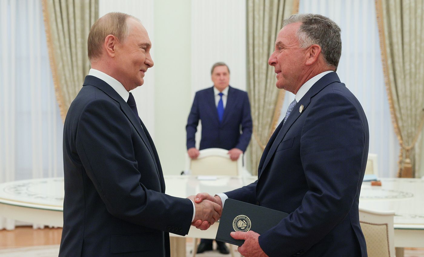 Steve Witkoff en Vladimir Poetin tijdens diplomatieke gesprekken