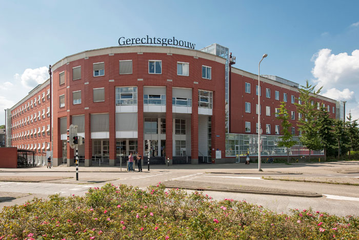 Rechtbank Roermond waar het OM vijf jaar cel en TBS eist tegen 63-jarige verdachte van steekpartij in Venray.