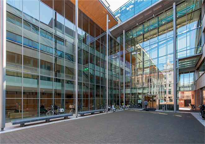 Rechtbank Haarlem gevel aan de buitenzijde