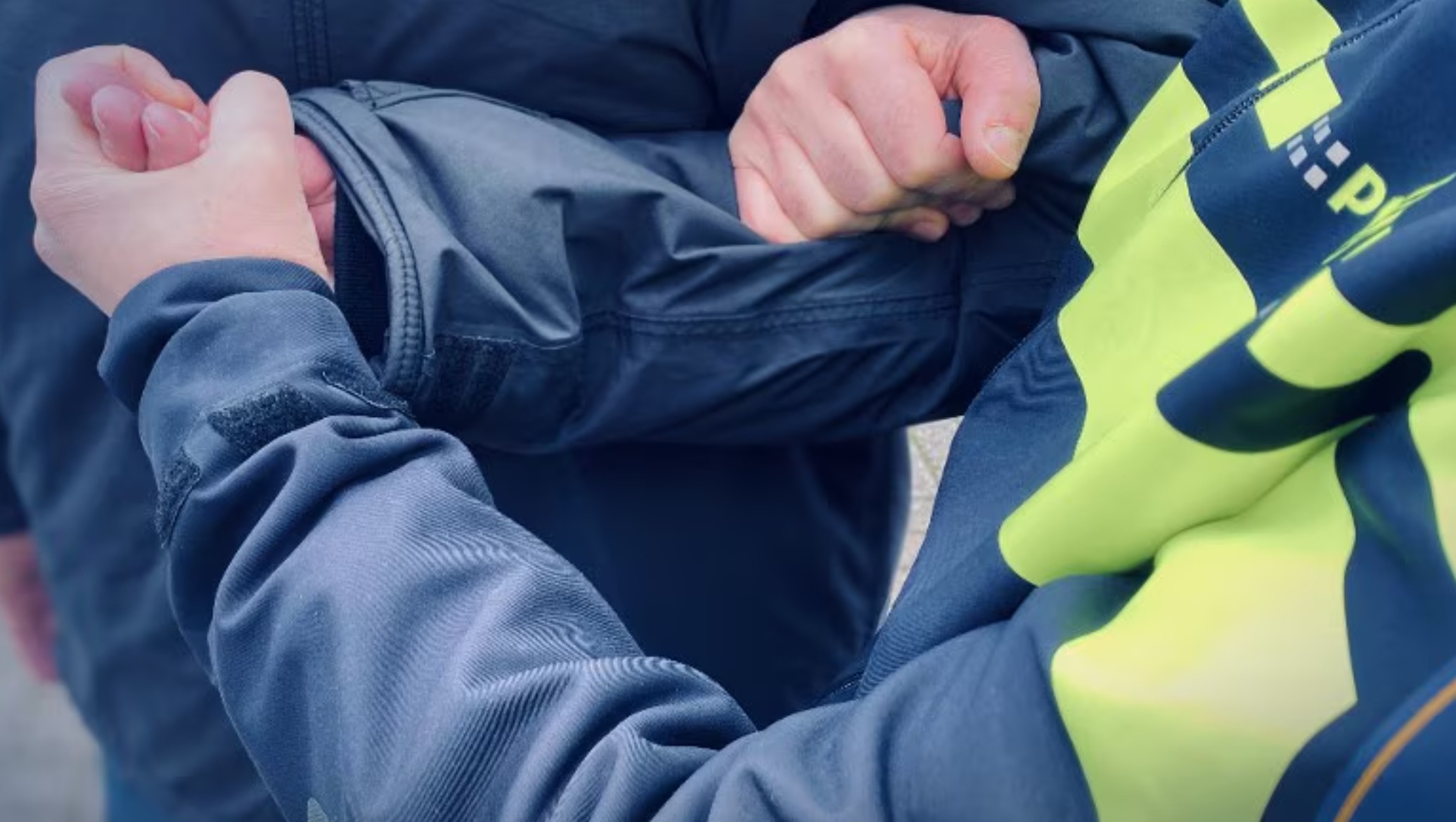 Politieonderzoek na schoten bij partycentrum aan de Wijkermeerweg tijdens jaarwisseling