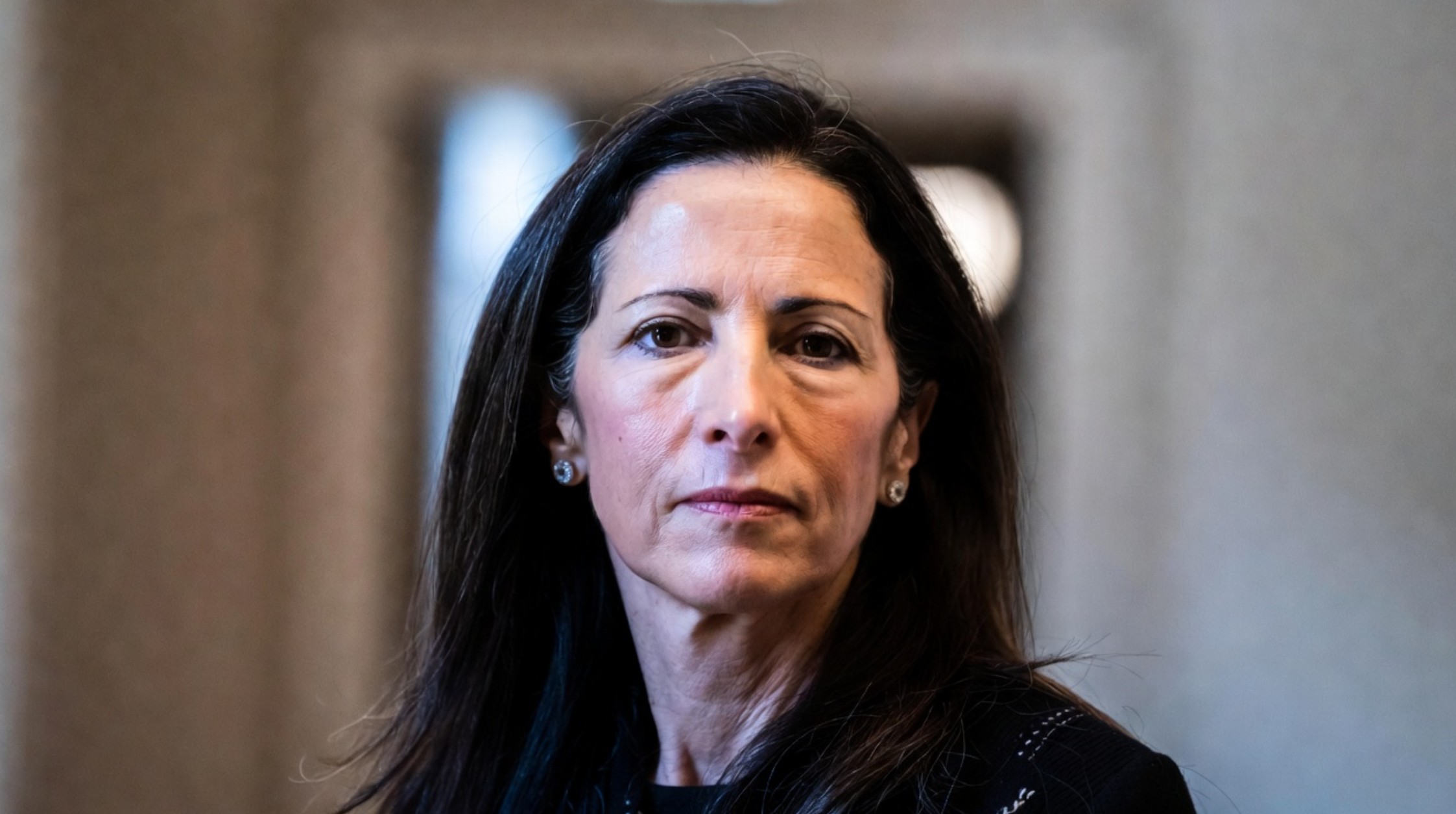 Mary Peltola tijdens een campagnebijeenkomst in Alaska voorafgaand aan de Senaatsverkiezingen