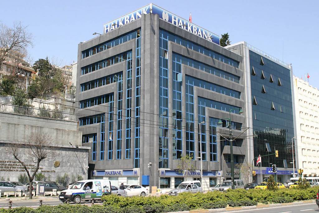 Halkbank hoofdkantoor in Turkije als symbool voor het Halkbank sanctieonderzoek