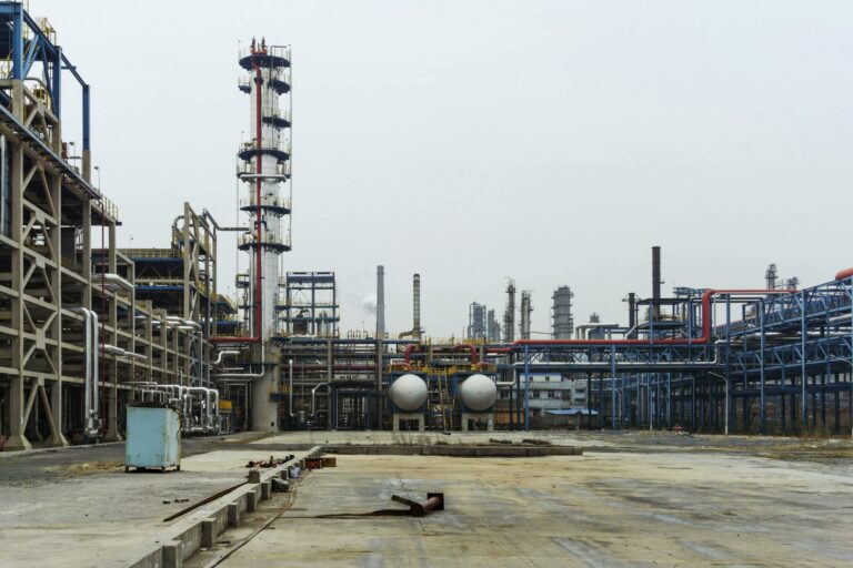 Raffinaderijcomplex van Hengli Petrochemical op Changxing Island in China.