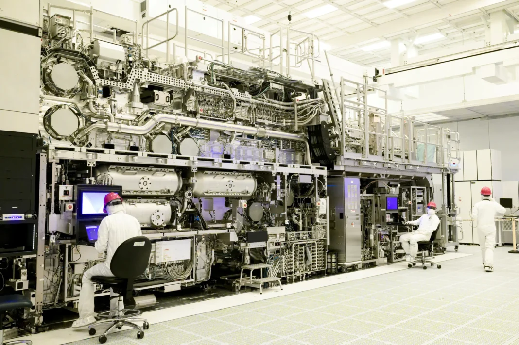 VS eist compleet ASML-exportverbod naar China VS eist compleet ASML-exportverbod naar China